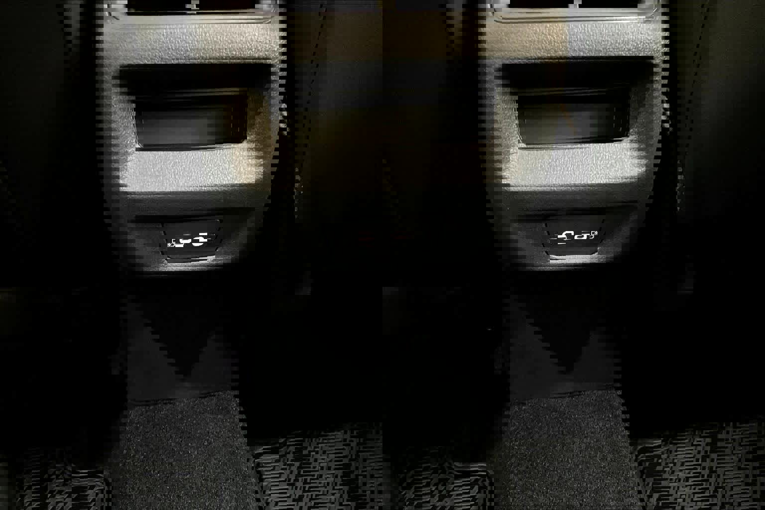 New 2026 Volkswagen Tiguan SE image 22