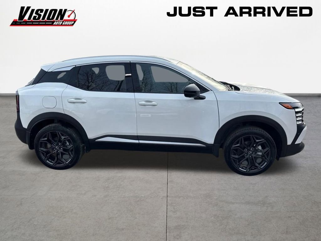 New 2026 Nissan Kicks SR w/ SR Premium Package AWD/4WD image 4