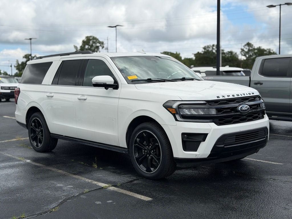 Certified 2023 Ford Expedition Max Limited RWD image 2