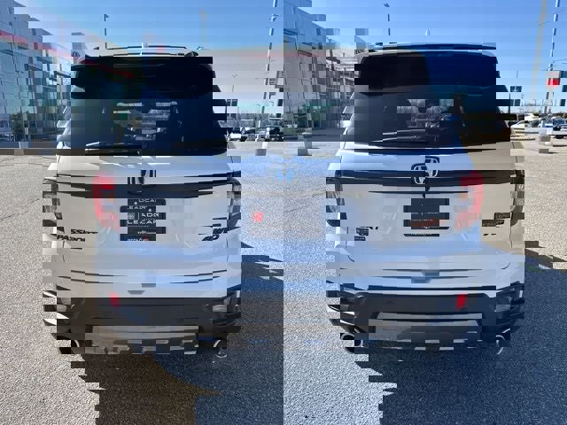 Used 2023 Honda Passport TrailSport image 9