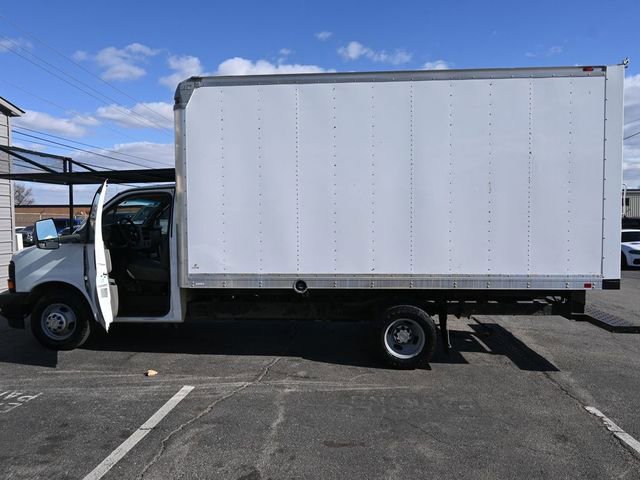 Used 2017 Chevrolet Express 3500 image 29