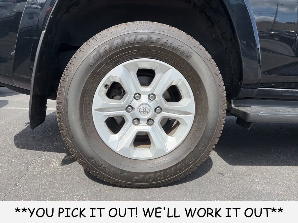 Used 2024 Toyota 4Runner SR5 AWD/4WD image 6