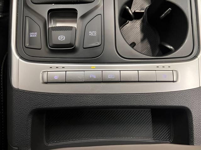 Used 2026 Kia Carnival FWD image 28
