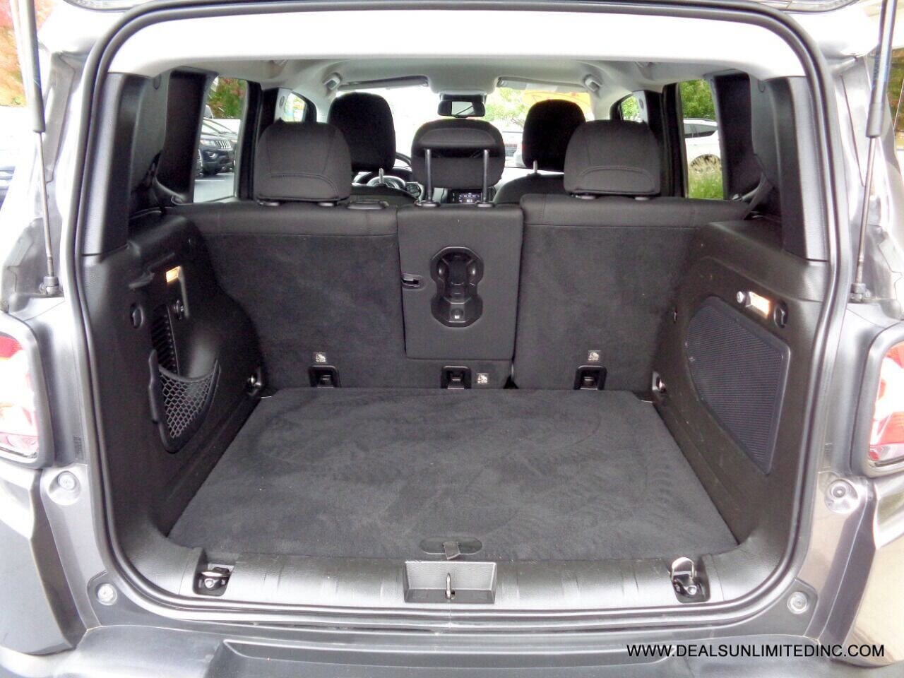 Used 2017 Jeep Renegade Altitude image 17