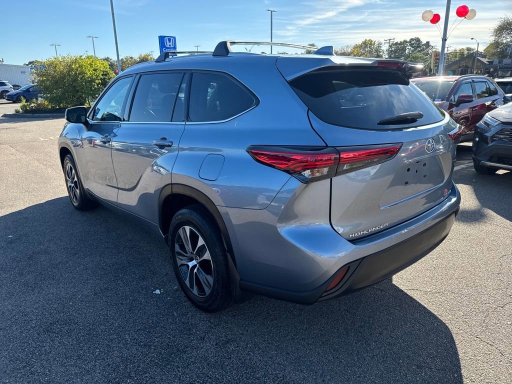 Used 2022 Toyota Highlander XLE image 9