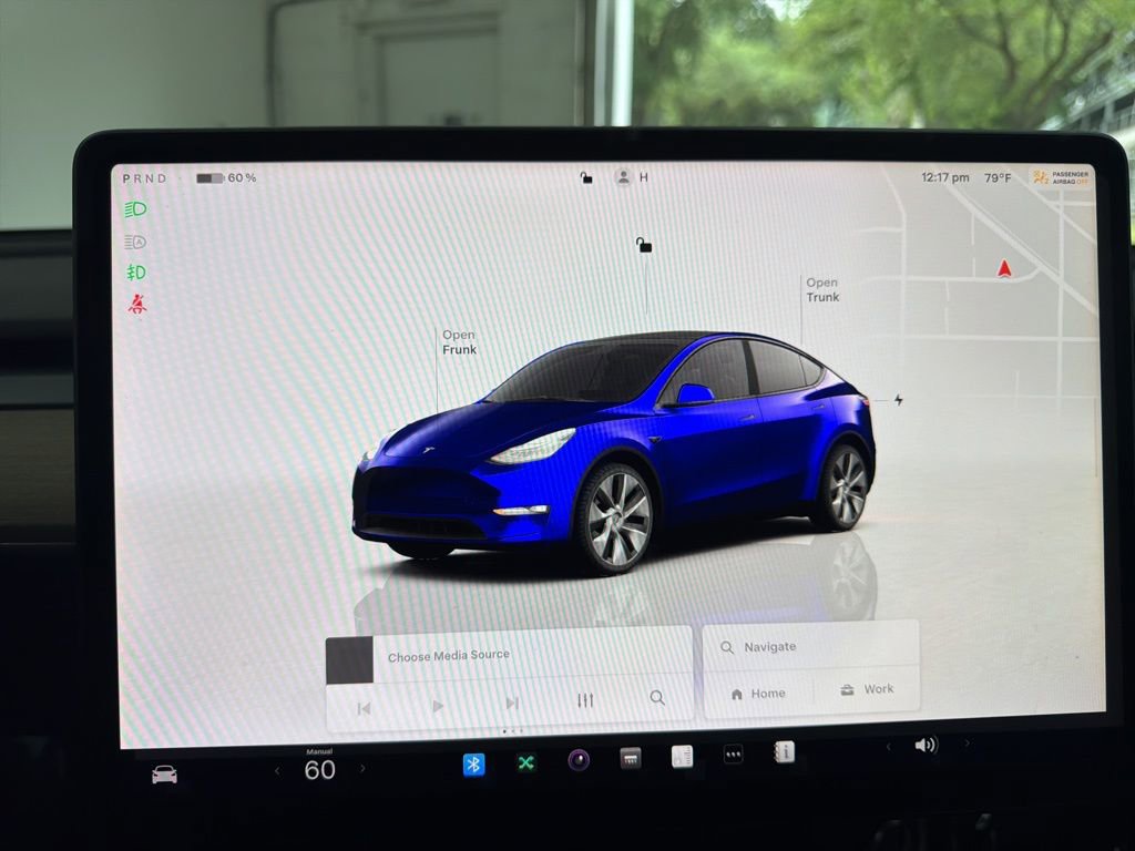 Used 2022 Tesla Model Y Long Range AWD/4WD image 30