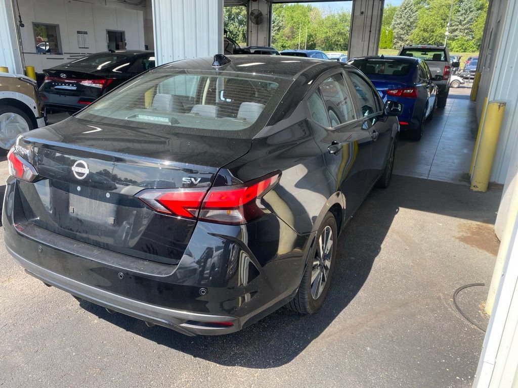 Used 2024 Nissan Versa SV FWD image 4