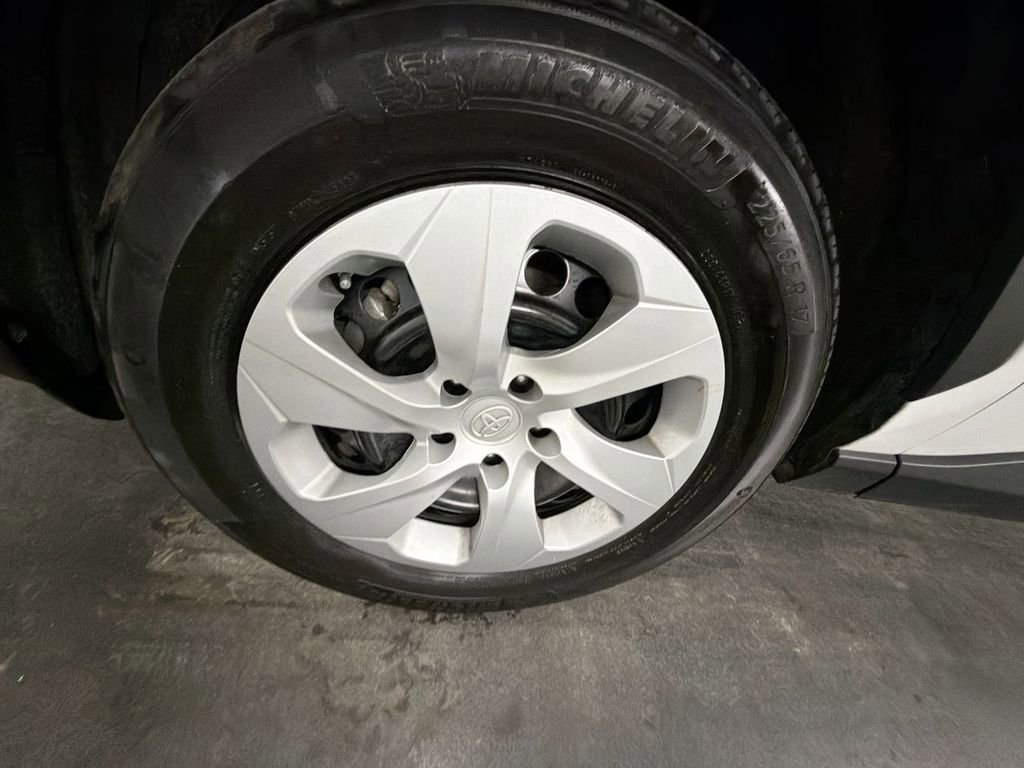 Used 2024 Toyota RAV4 LE image 30