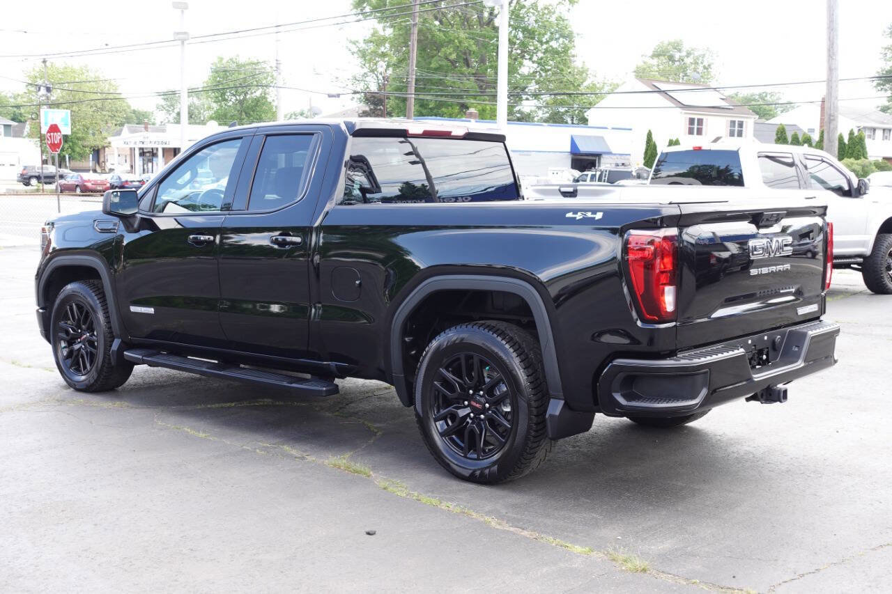 Used 2023 GMC Sierra 1500 Elevation w/ LPO, Elevation Black Package AWD/4WD image 3