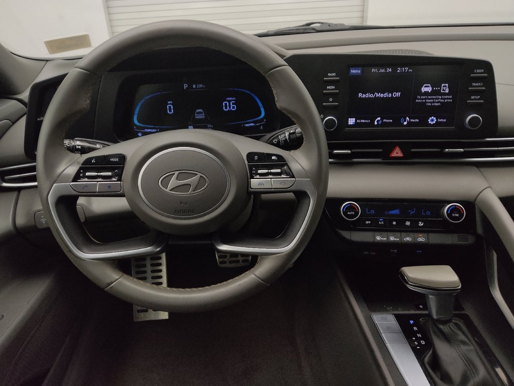 Used 2025 Hyundai Elantra Sport FWD image 22