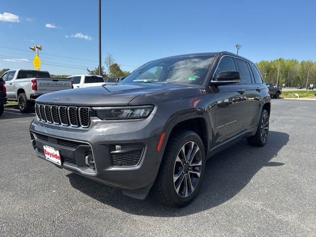 Used 2022 Jeep Grand Cherokee Overland w/ Luxury Tech Group IV AWD/4WD image 8