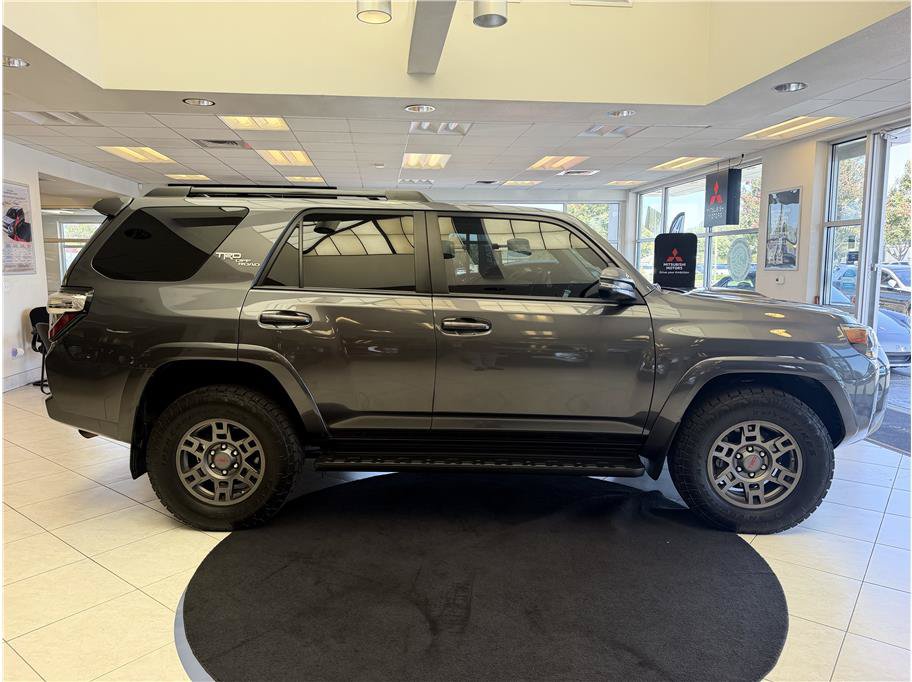 Used 2020 Toyota 4Runner TRD Off-Road Premium w/ Moonroof Package AWD/4WD image 4