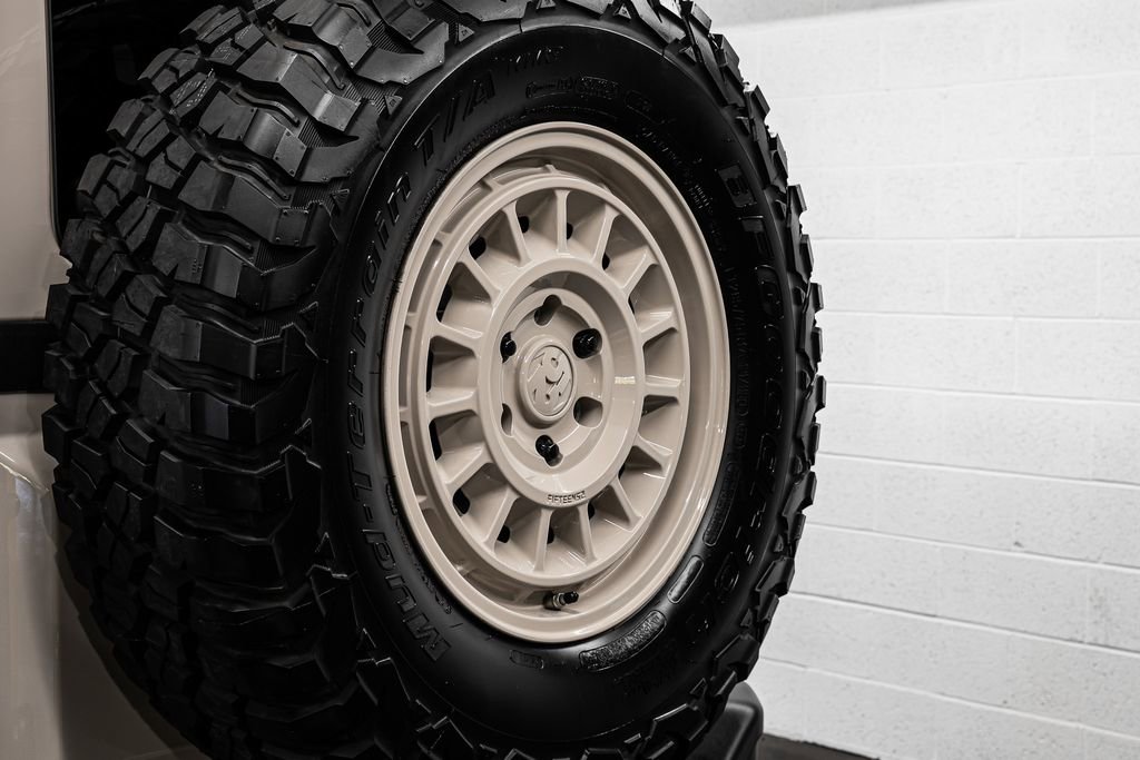 Used 2024 INEOS Grenadier Fieldmaster Edition image 18