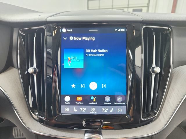Used 2025 Volvo XC60 B5 Plus AWD/4WD image 28