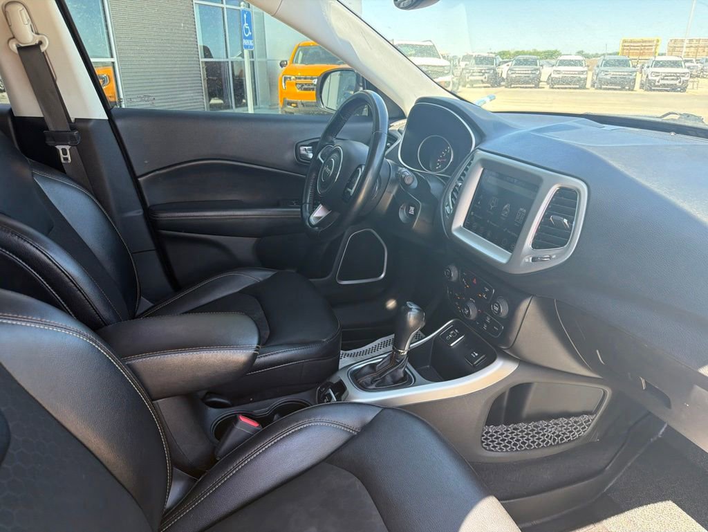 Used 2020 Jeep Compass Latitude FWD image 24