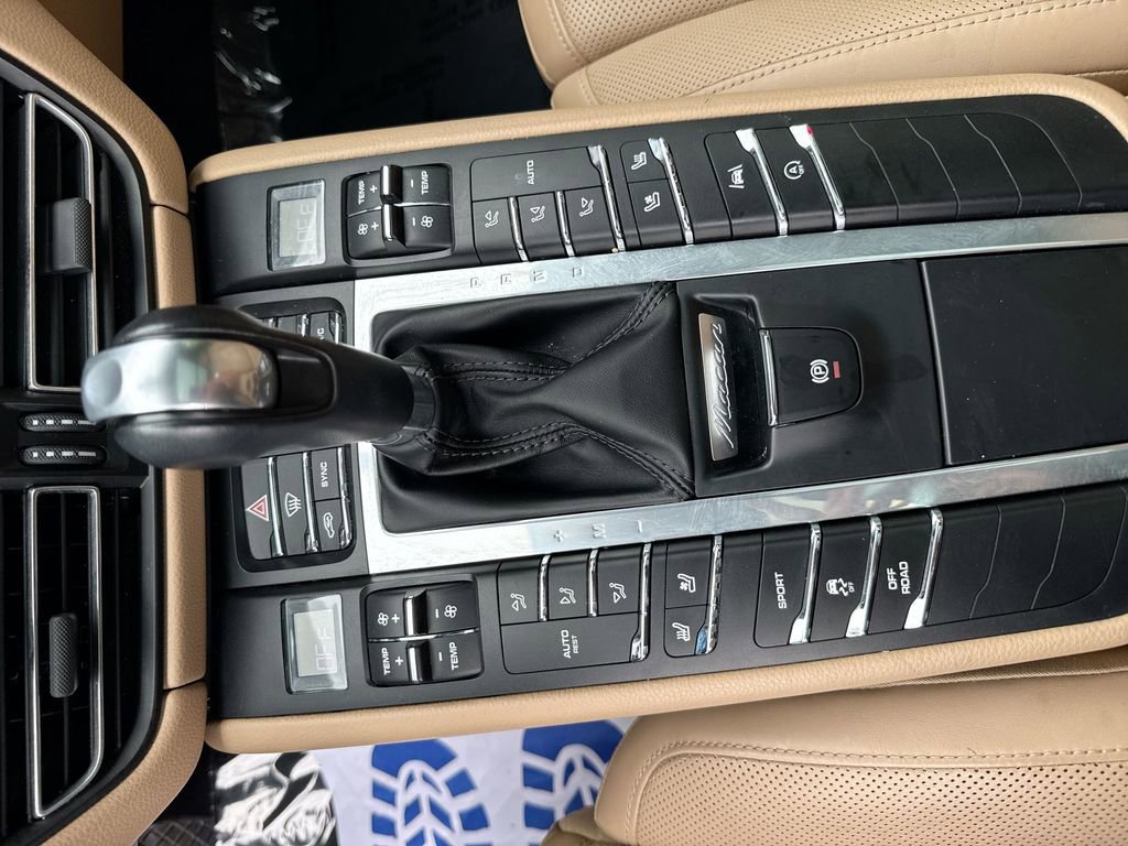 Used 2019 Porsche Macan AWD/4WD image 21