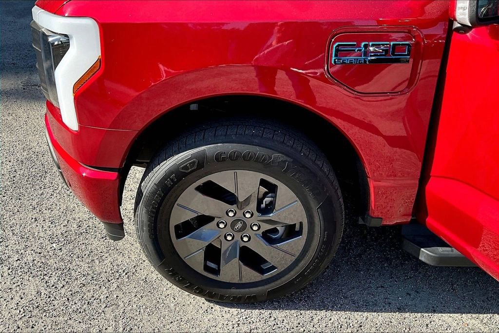 Used 2024 Ford F150 Lightning Lariat w/ Max Trailer Tow Package AWD/4WD image 9