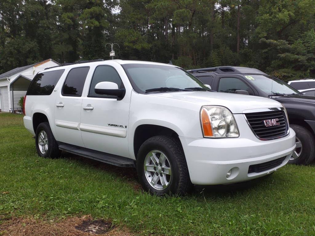 Used 2008 GMC Yukon XL SLT w/ SLT Preferred Equipment Group AWD/4WD image 1