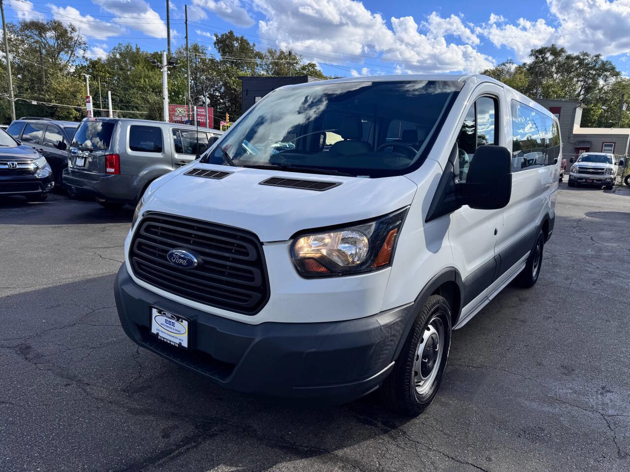 Used 2018 Ford Transit 150 XL image 5