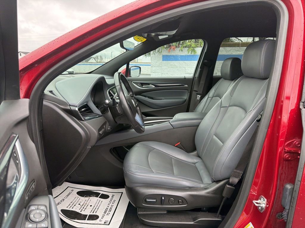 Used 2024 Buick Enclave Premium image 17