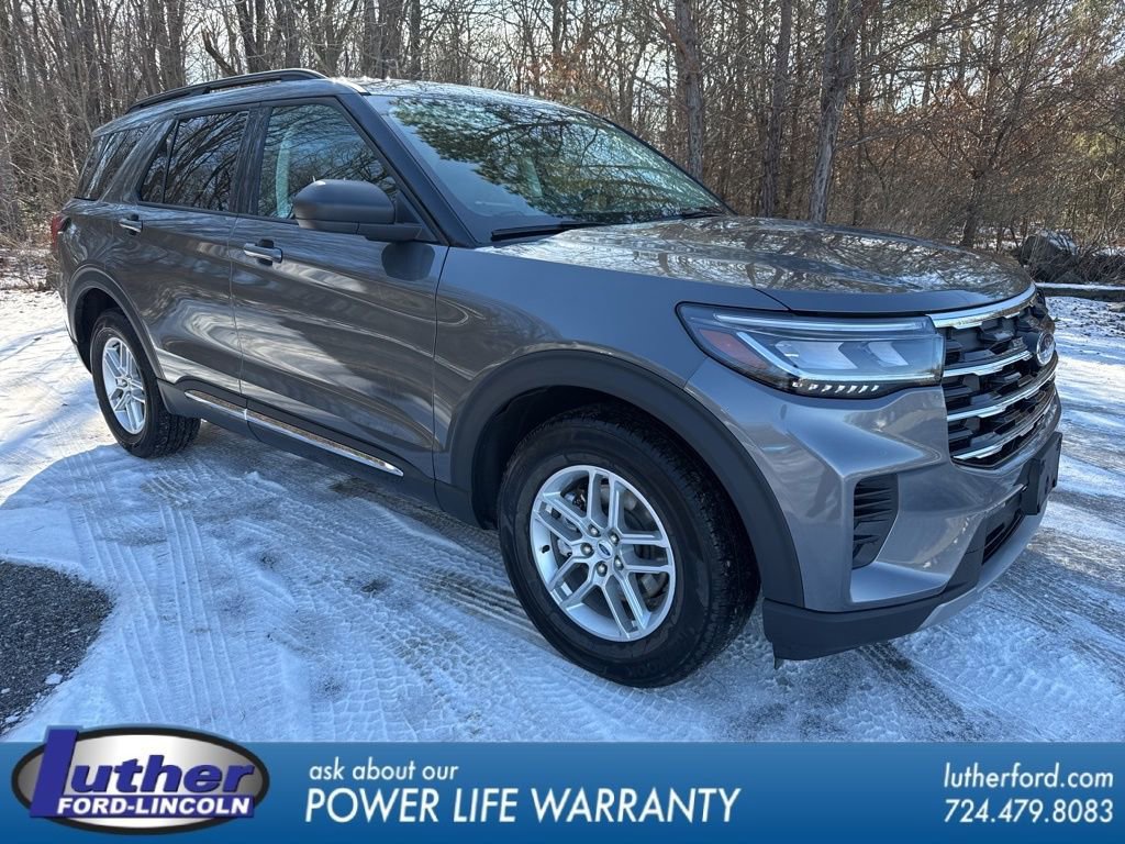 Used 2025 Ford Explorer Active image 1