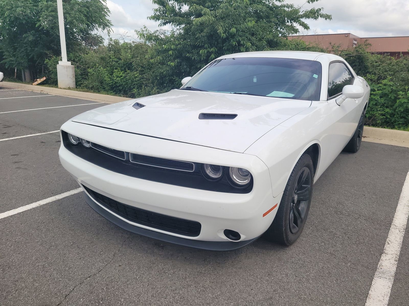 Used 2018 Dodge Challenger SXT RWD image 3