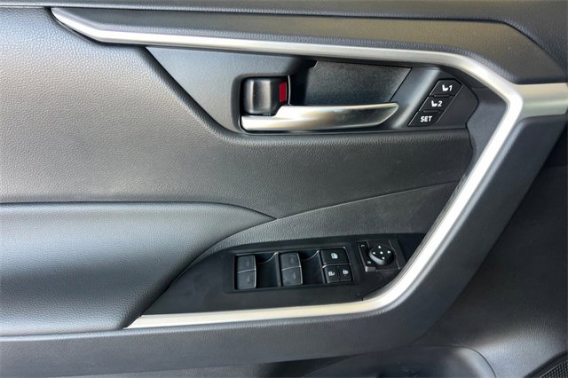 Used 2025 Toyota RAV4 XLE Premium image 9