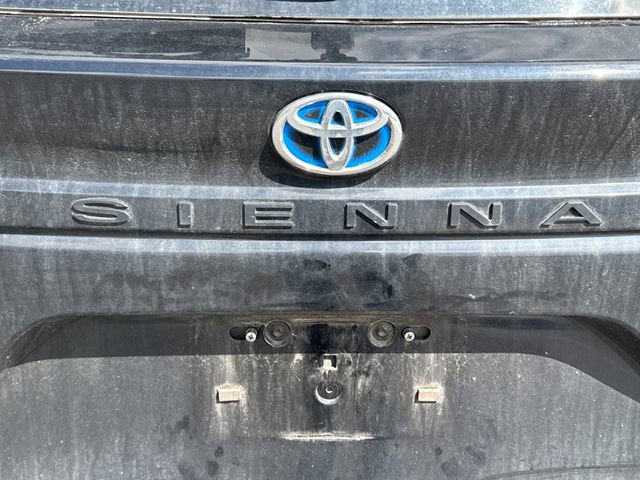 Used 2023 Toyota Sienna XLE image 17