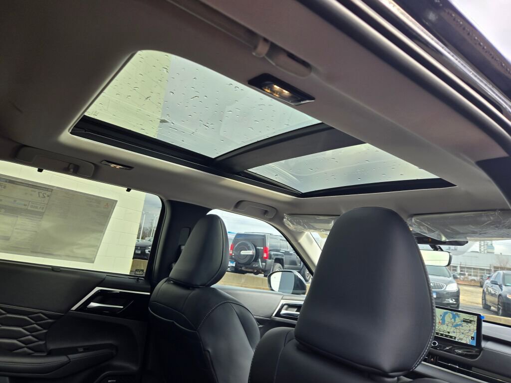 New 2026 Mitsubishi Outlander SEL AWD/4WD image 9