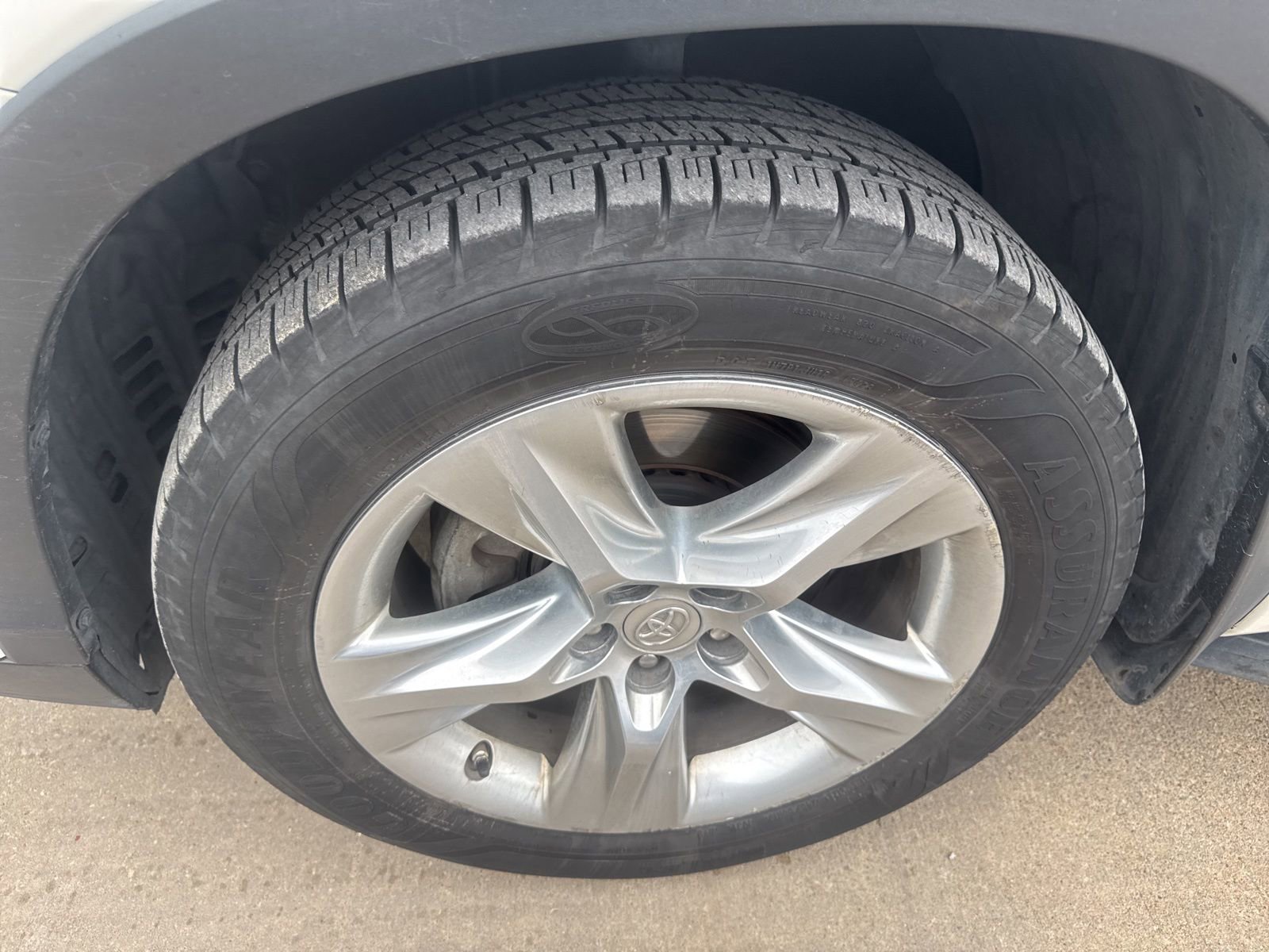 Used 2015 Toyota Highlander Limited Platinum AWD/4WD image 9