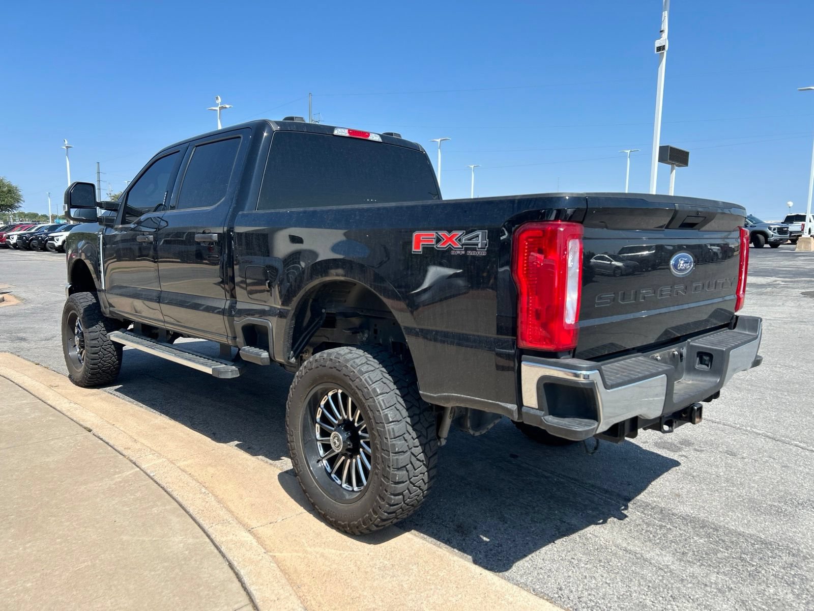 Used 2024 Ford F250 XLT w/ FX4 Off-Road Package AWD/4WD image 7