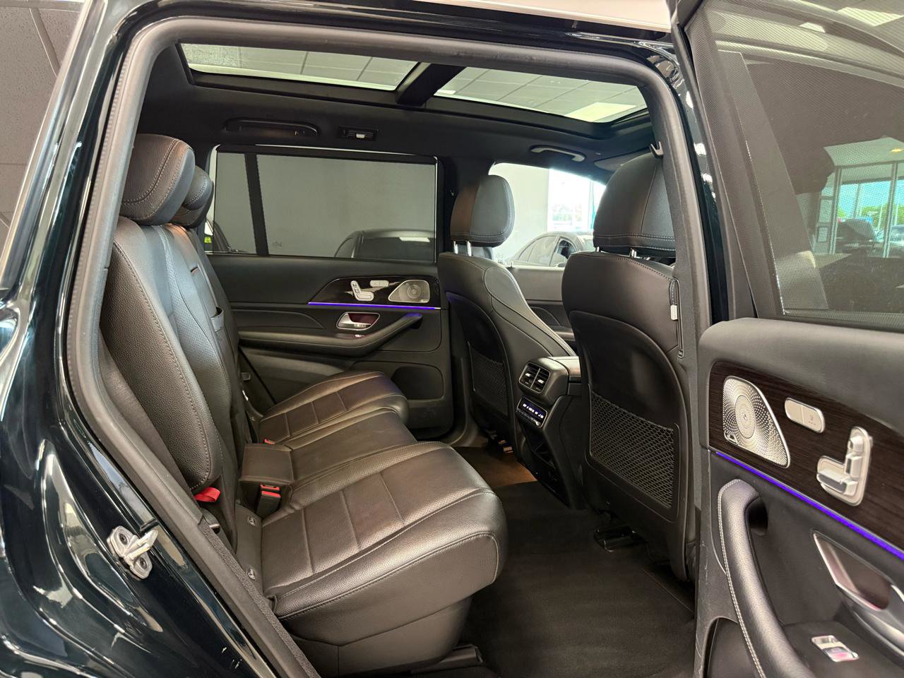 Used 2021 Mercedes-Benz GLS 450 4MATIC image 23