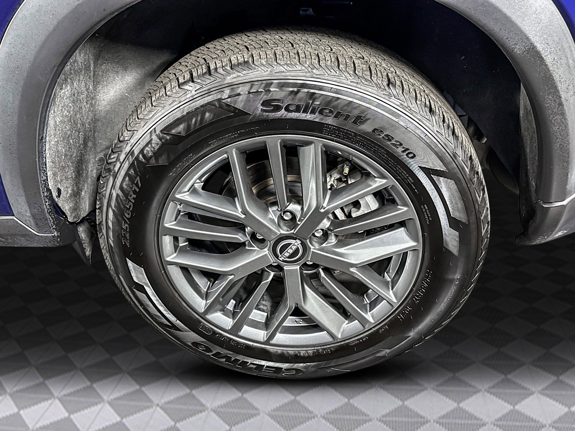 Used 2023 Nissan Rogue S image 33