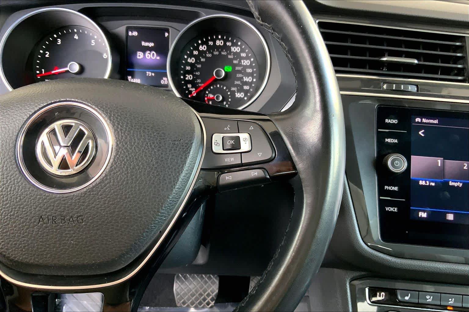 Used 2019 Volkswagen Tiguan SE w/ Panoramic Sunroof Package AWD/4WD image 25
