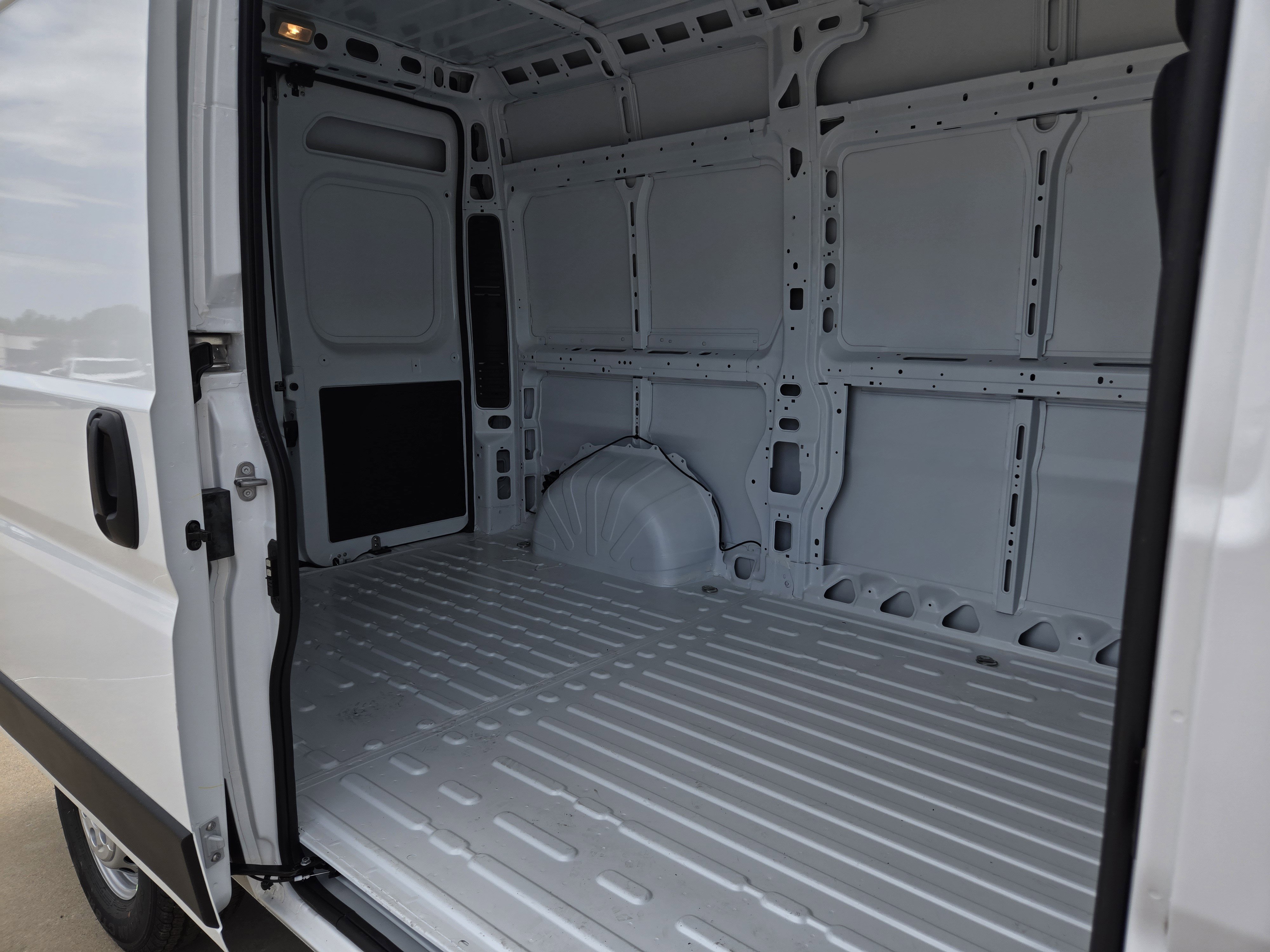 New 2026 RAM ProMaster 2500 w/ Advanced Safety Group FWD image 22