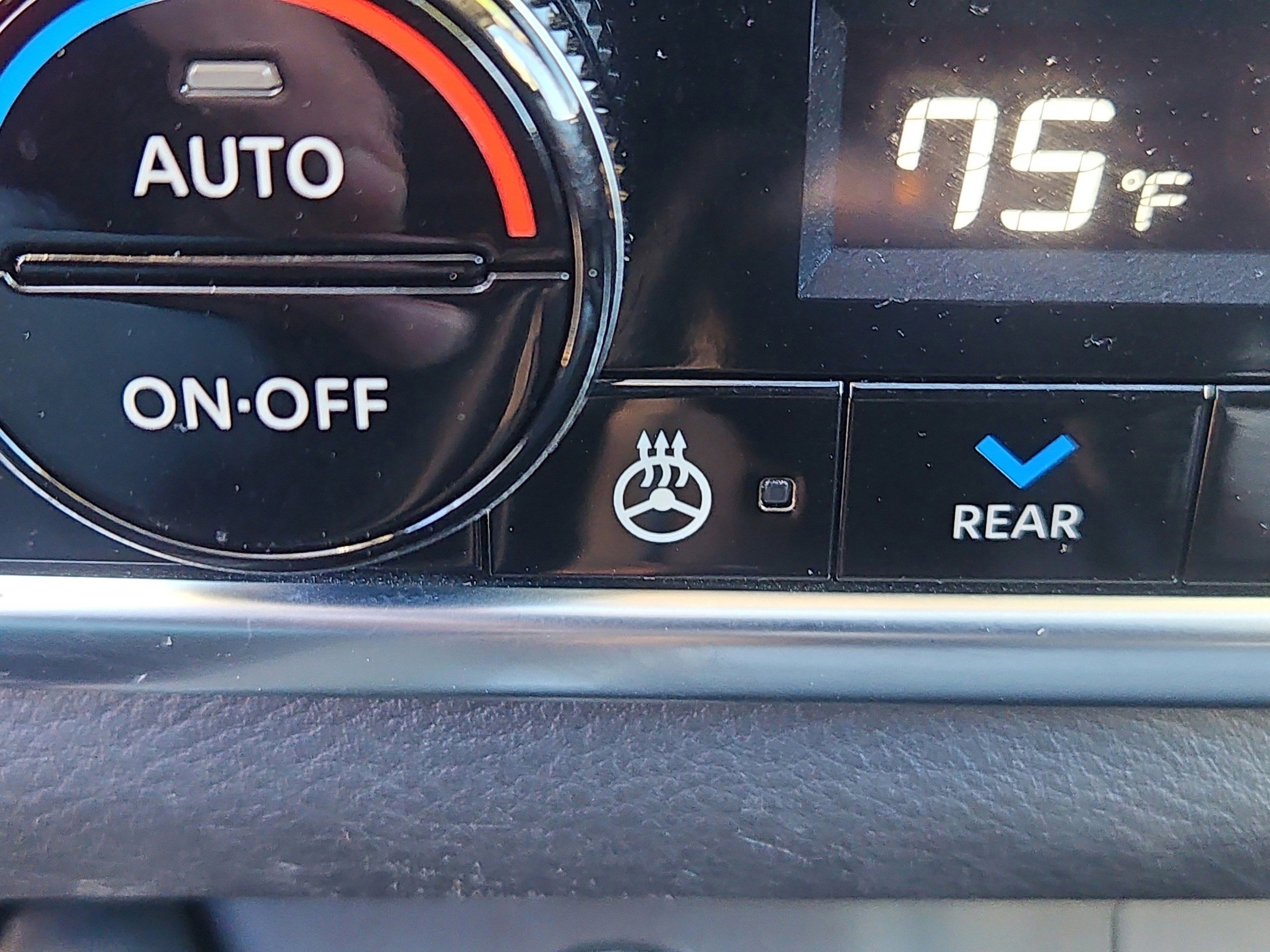 Used 2023 Nissan Rogue SL w/ SL Premium Package image 14