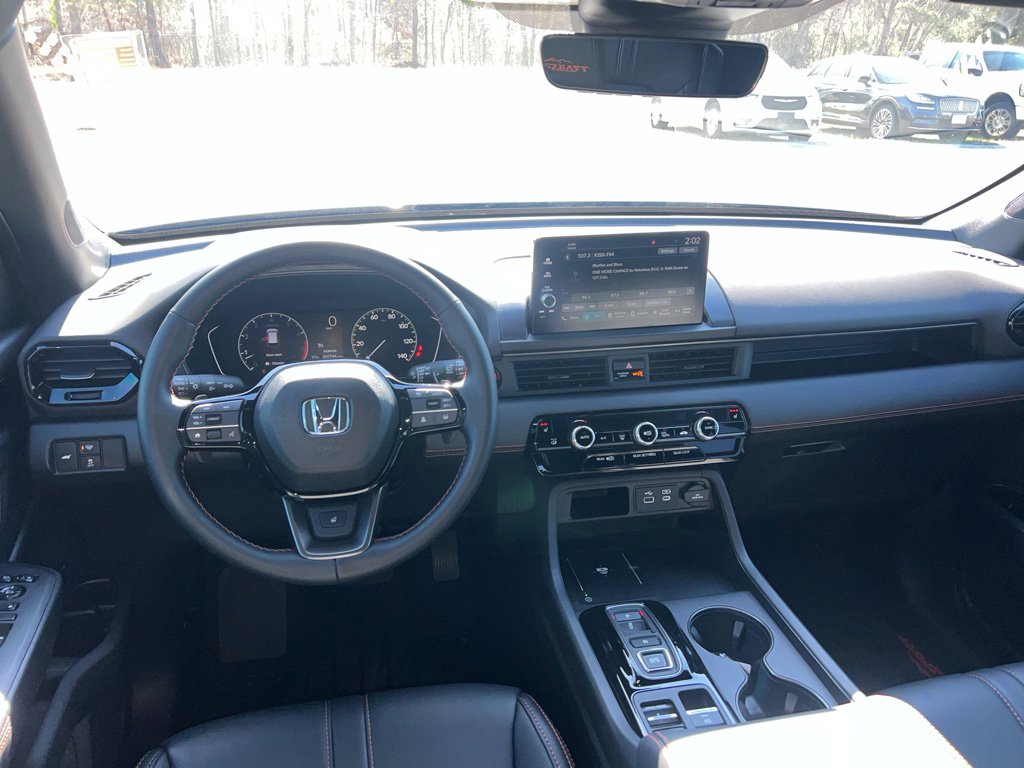 Certified 2025 Honda Pilot TrailSport image 21