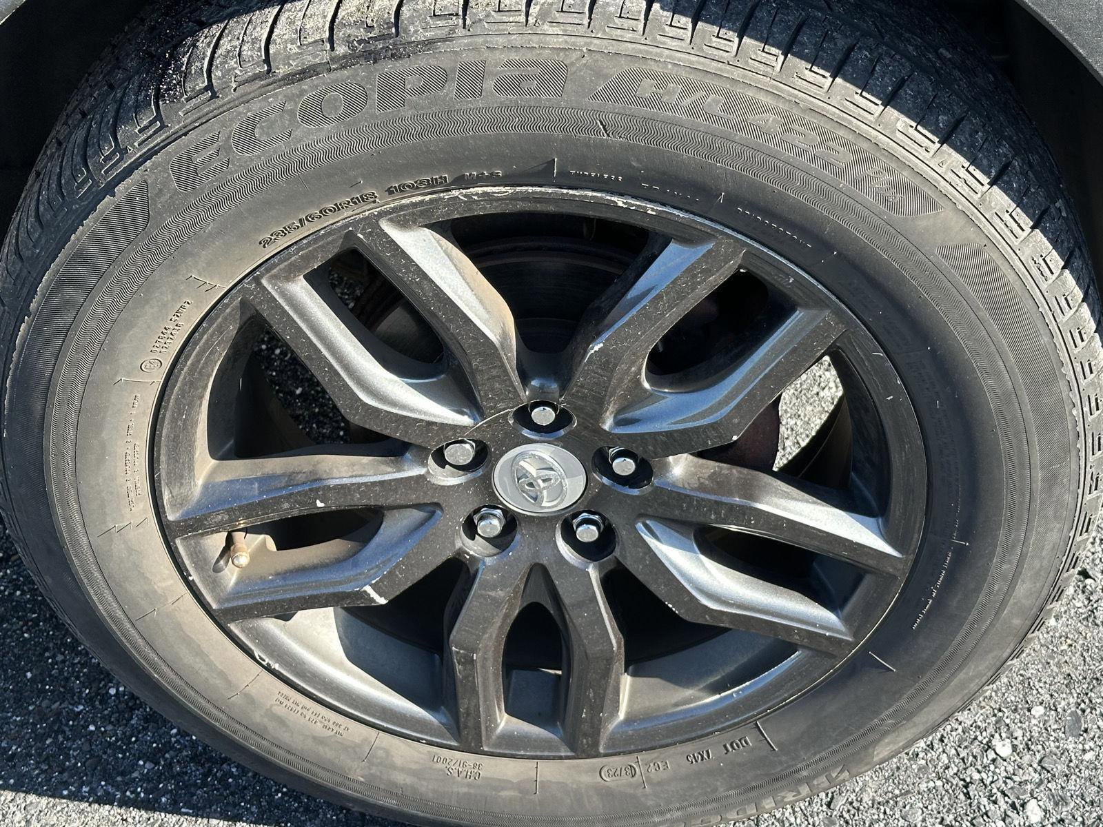 Used 2014 Toyota RAV4 LE AWD/4WD image 10