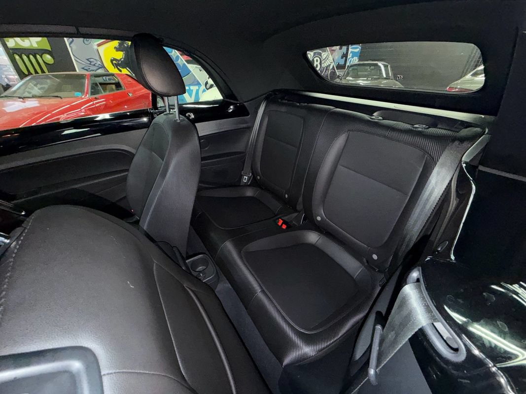 Used 2019 Volkswagen Beetle 2.0T S FWD image 18