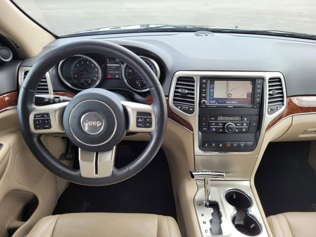 Used 2011 Jeep Grand Cherokee Limited w/ Luxury Group II AWD/4WD image 7