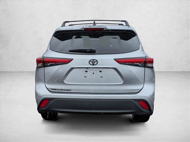 Used 2023 Toyota Highlander L image 6