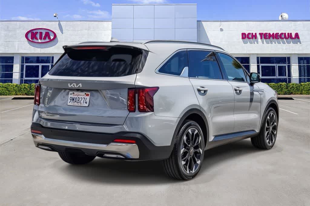 Certified 2024 Kia Sorento EX w/ Panoramic Sunroof Package FWD image 4
