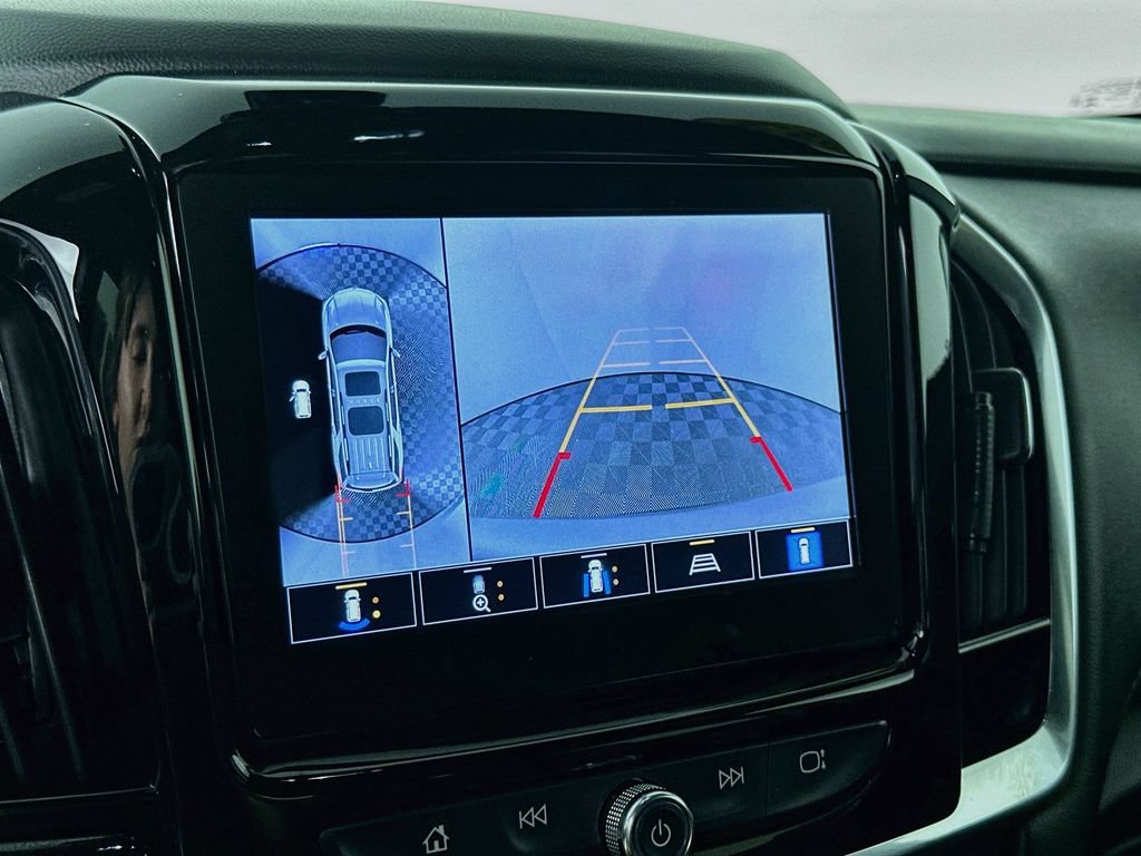 Used 2023 Chevrolet Traverse RS FWD image 19