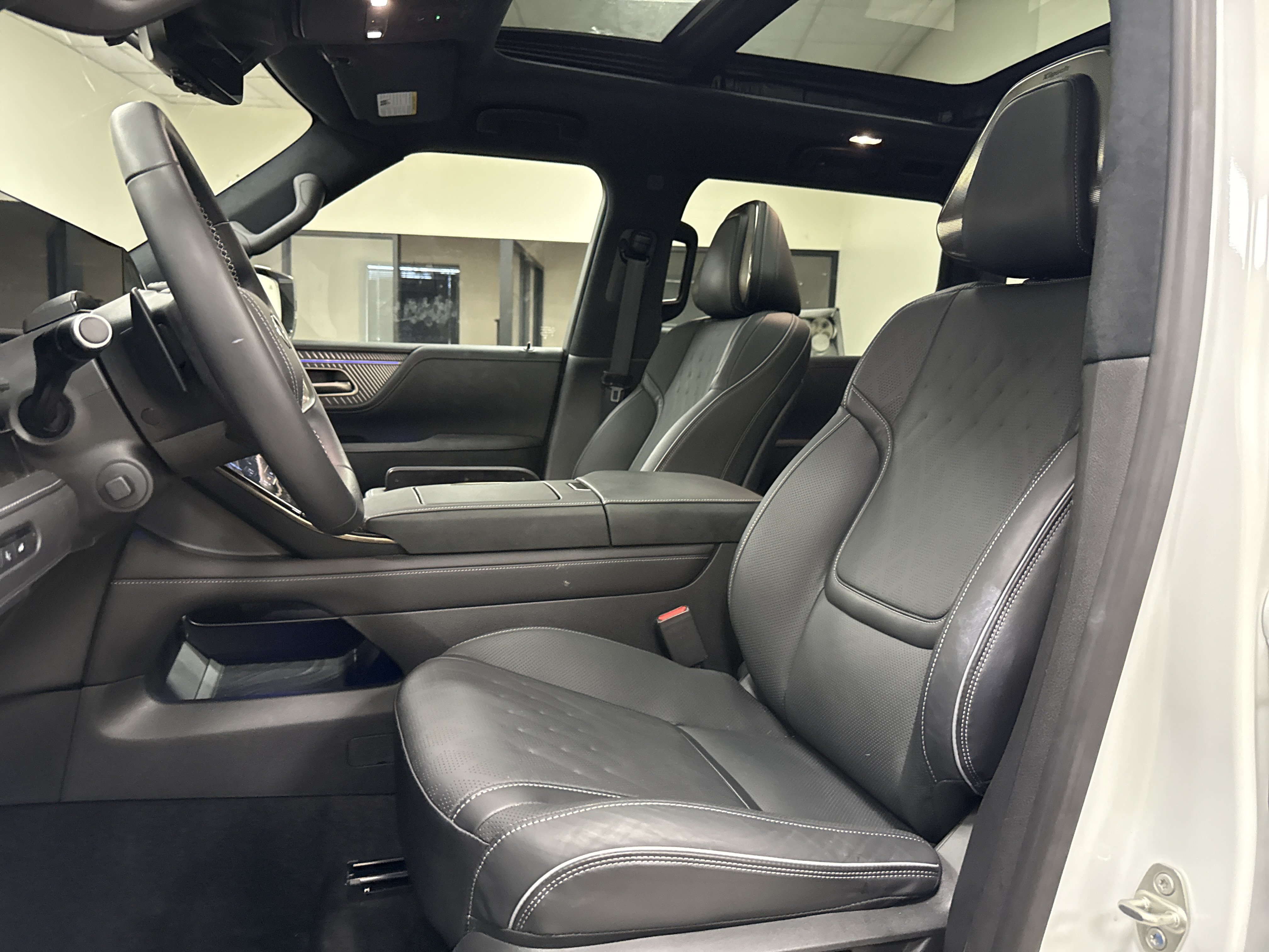 Certified 2026 INFINITI QX80 Autograph w/ Premium Cargo Package AWD/4WD image 13