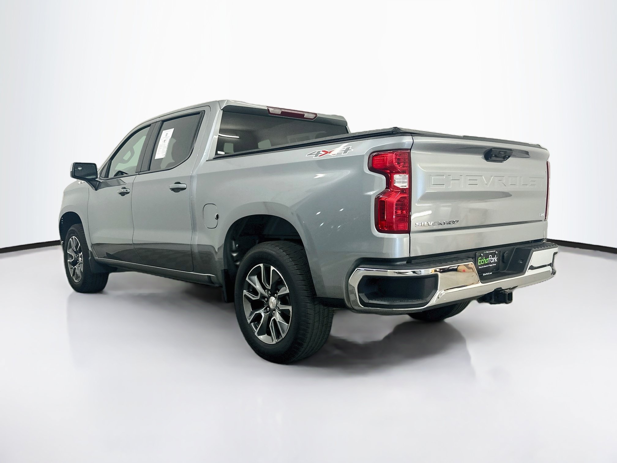 Used 2024 Chevrolet Silverado 1500 LT AWD/4WD image 5