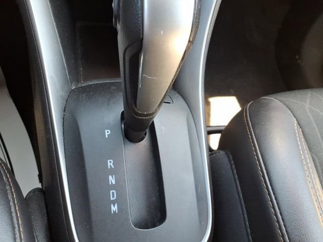 Used 2020 Chevrolet Trax LT w/ LT Convenience Package AWD/4WD image 24