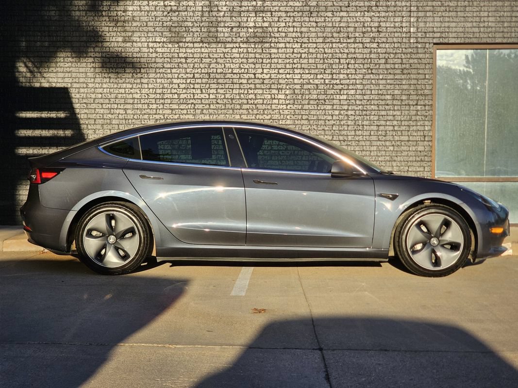 Used 2020 Tesla Model 3 Standard Range Plus RWD image 9