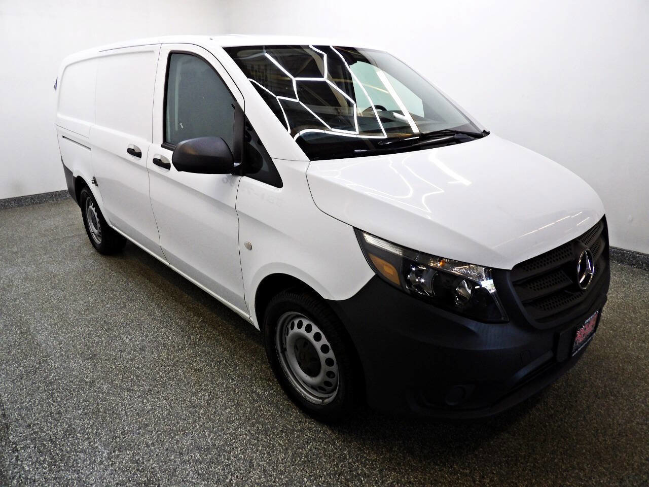 Used 2020 Mercedes-Benz Metris image 3