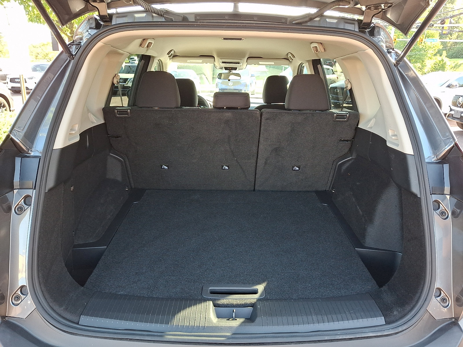 Used 2023 Nissan Rogue S AWD/4WD image 28