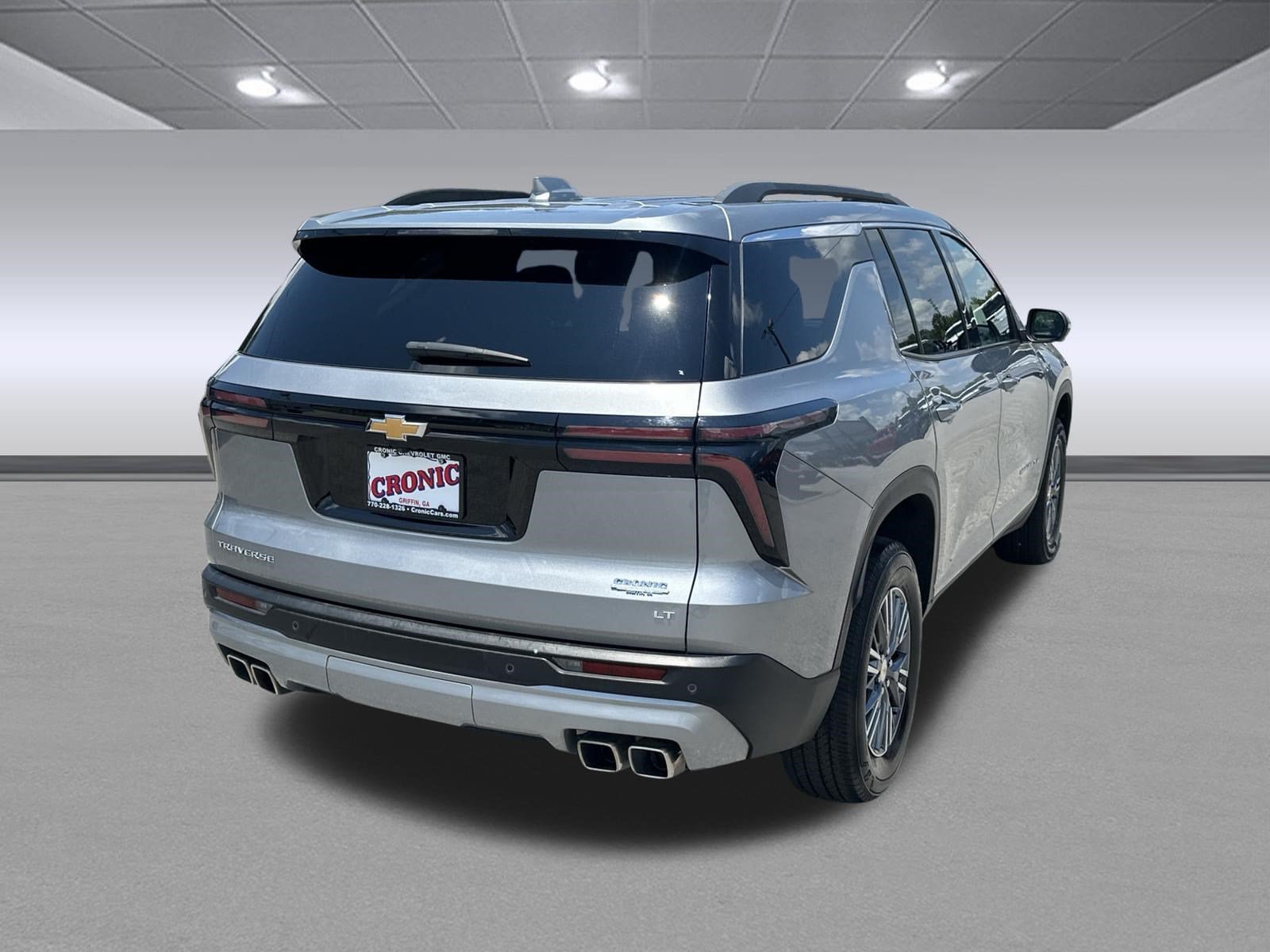 Used 2024 Chevrolet Traverse LT FWD image 3